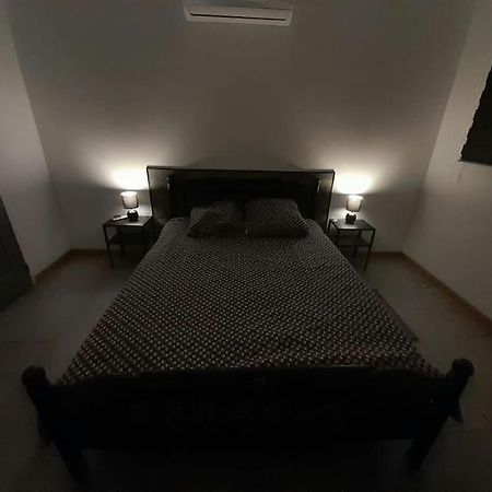 Appartement Spacieux &Tres Calme. Spacious & Very Quiet Apartment. Каррос Екстер'єр фото