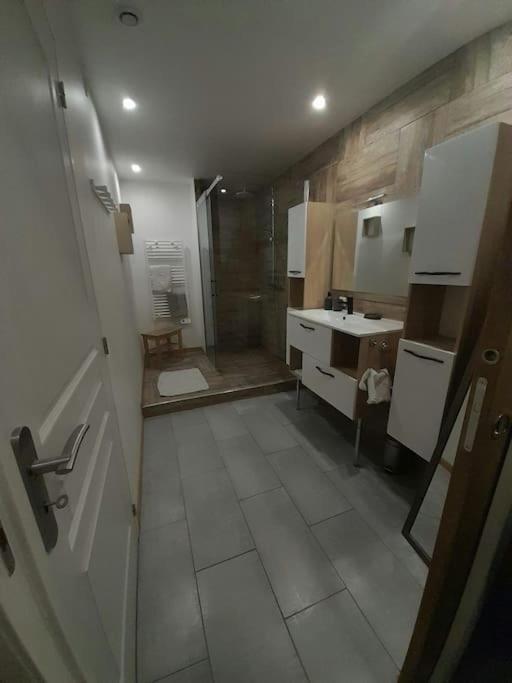 Appartement Spacieux &Tres Calme. Spacious & Very Quiet Apartment. Каррос Екстер'єр фото
