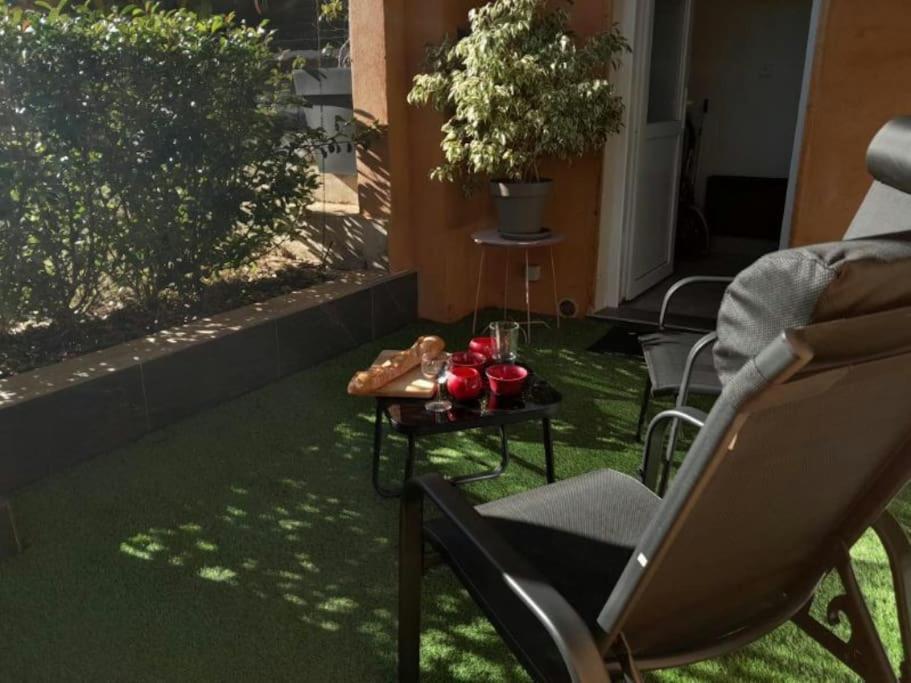 Appartement Spacieux &Tres Calme. Spacious & Very Quiet Apartment. Каррос Екстер'єр фото