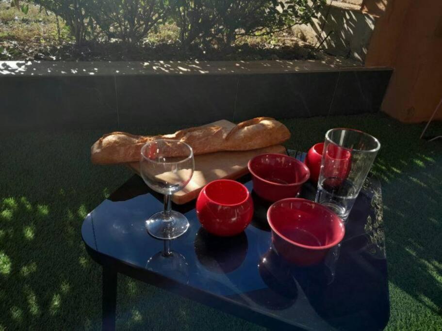 Appartement Spacieux &Tres Calme. Spacious & Very Quiet Apartment. Каррос Екстер'єр фото