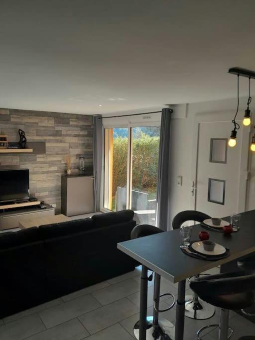 Appartement Spacieux &Tres Calme. Spacious & Very Quiet Apartment. Каррос Екстер'єр фото